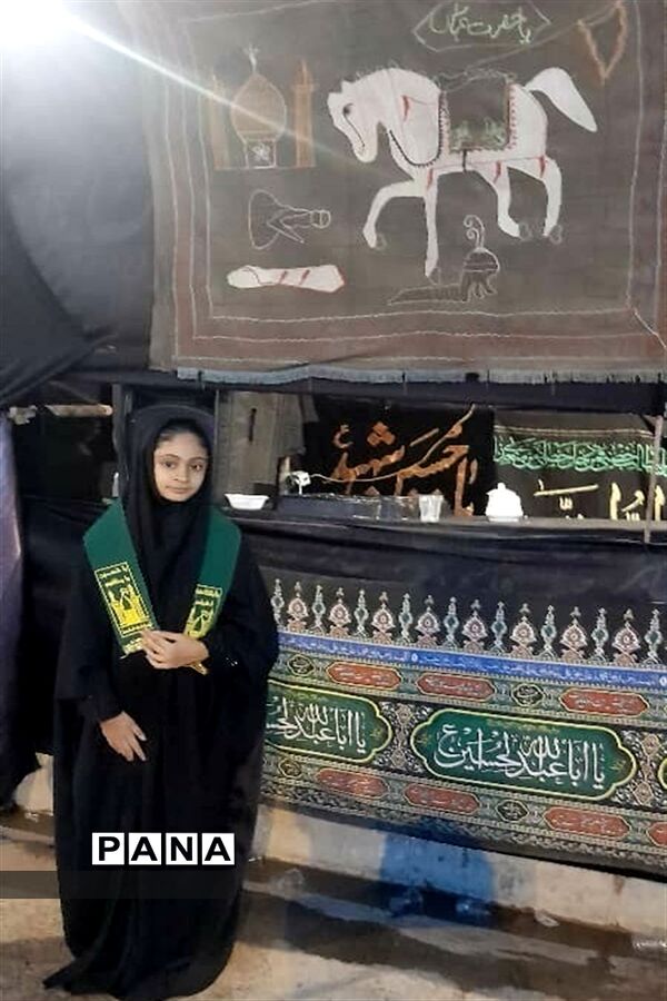 حضور دانش‌آموزان در مراسم عزای سرور و سالار شهیدان در جوادآباد