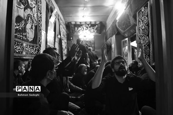 مراسم تاسوعای حسینی درتکیه سادات اخوی