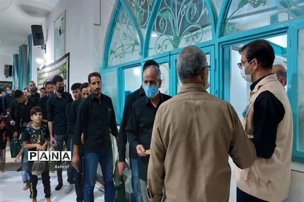 طبخ و توزیع ۶۰۰۰ پرس غذا به عزاداران حسینی در مجتمع بقیه‌الله شهر بافران