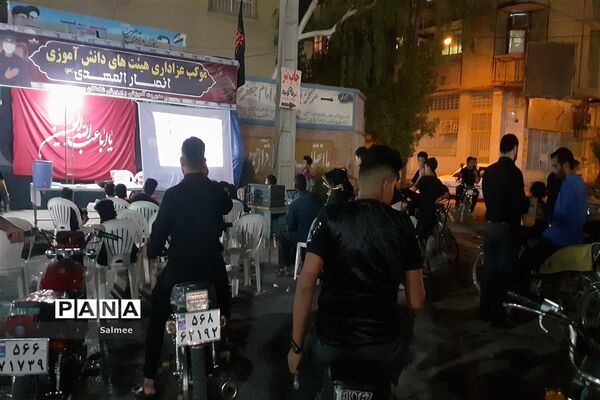 موکب عزاداری هیات‌های دانش‌آموزی انصار المهدی آموزش و پرورش شهرستان شادگان در شب عاشورا