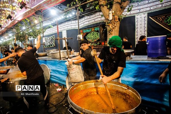 عزاداری شب عاشورا در محله دولت آباد