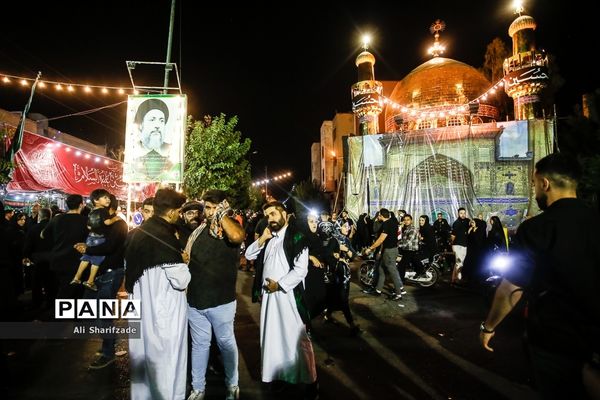 عزاداری شب عاشورا در محله دولت آباد