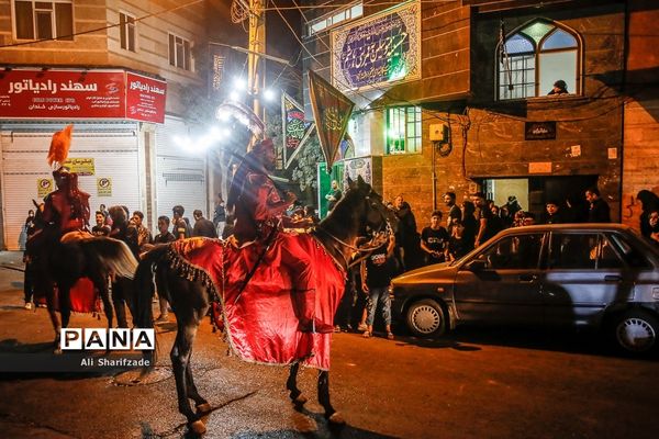 عزاداری شب عاشورا در محله دولت آباد