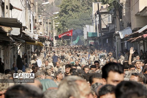 آیین گل مالی به مناسبت عاشورای حسینی در لرستان