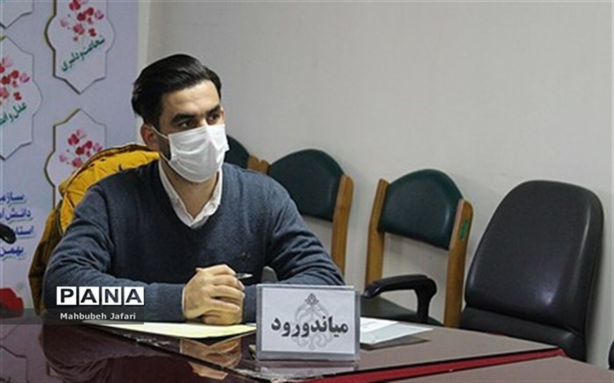 خبرنگاران پرچمداران عرصه حقیقت‌جویی و حقیقت نگاری هستند
