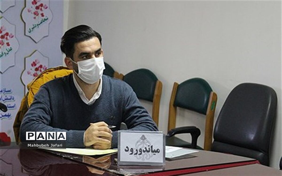 خبرنگاران پرچمداران عرصه حقیقت‌جویی و حقیقت نگاری هستند