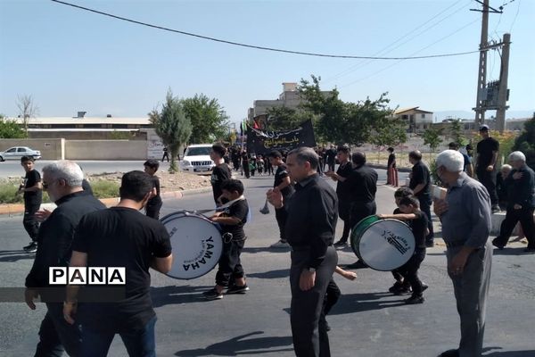 برگزاری مراسم عاشورا حسینی در بلوار مظاهری کرج