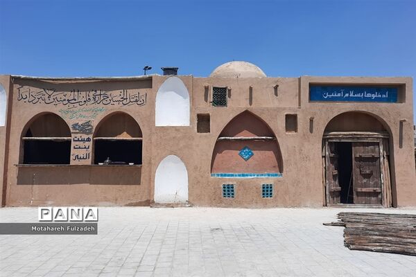 توزیع شربت و چای  در ایام محرم