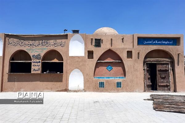 توزیع شربت و چای  در ایام محرم