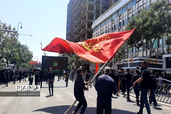 مراسم عاشورایی حسینی در خیابان‌های مشهد