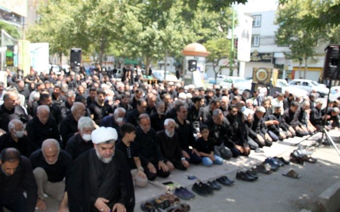 نماز ظهر عاشورا درشهرستان البرز اقامه شد