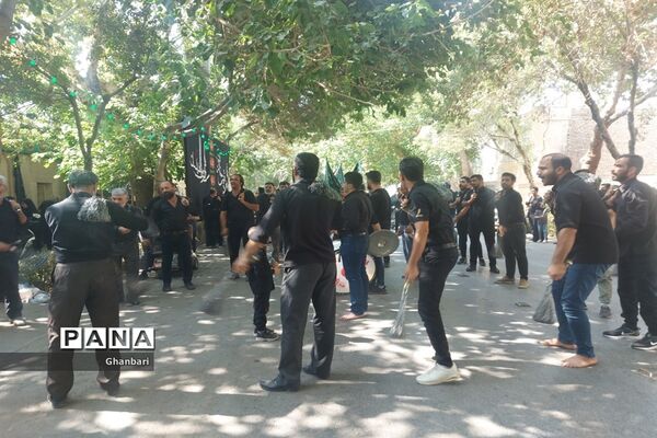 مراسم عاشورای حسینی در انگورستان ملک اصفهان