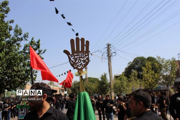 مراسم عزاداری و نماز ظهرعاشورا درقزوین