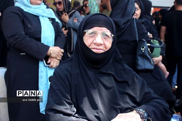 مراسم عزاداری و نماز ظهرعاشورا درقزوین