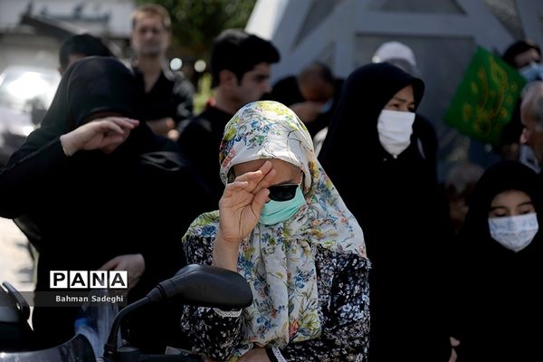 مراسم عزاداری روز عاشورا در میدان امام حسین(ع)