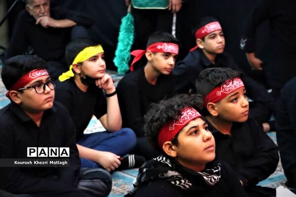 حضور پرشور دانش‌آموزان در عزاداری‌های دهه اول محرم در کازرون