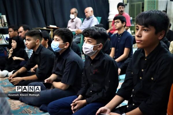 حضور پرشور دانش‌آموزان در عزاداری‌های دهه اول محرم در کازرون