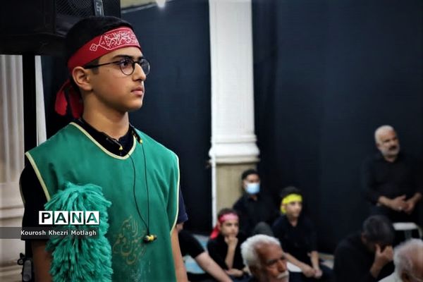 حضور پرشور دانش‌آموزان در عزاداری‌های دهه اول محرم در کازرون