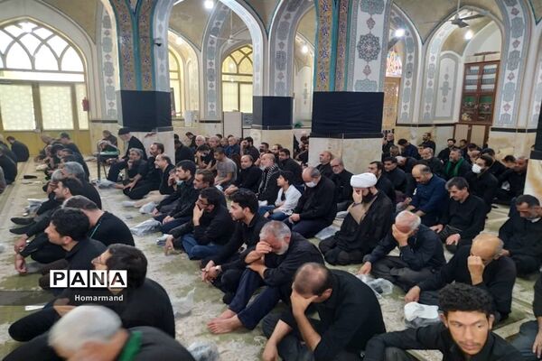 برگزاری نماز ظهر عاشورا  در حرم مطهر حضرت محمد هلال بن علی (ع)  آران و بیدگل