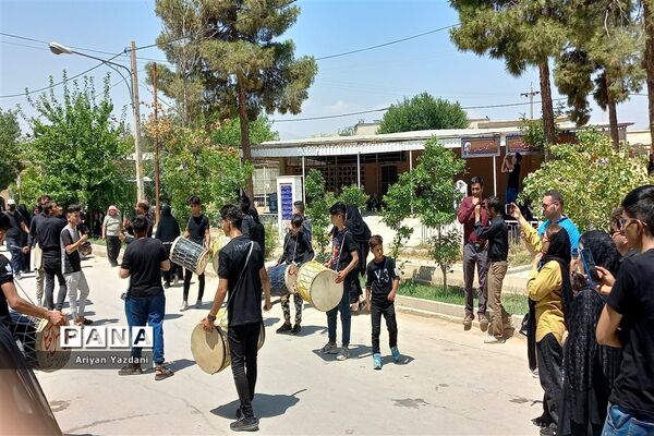 خاکسپاری پیکر مطهر سردار بی‌سر شهید اسکندری در شیراز