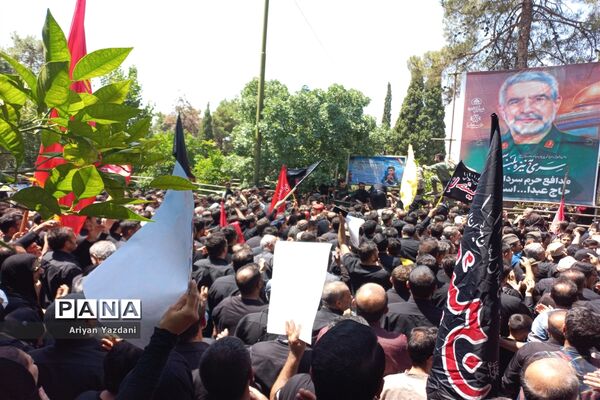 خاکسپاری پیکر مطهر سردار بی‌سر شهید اسکندری در شیراز
