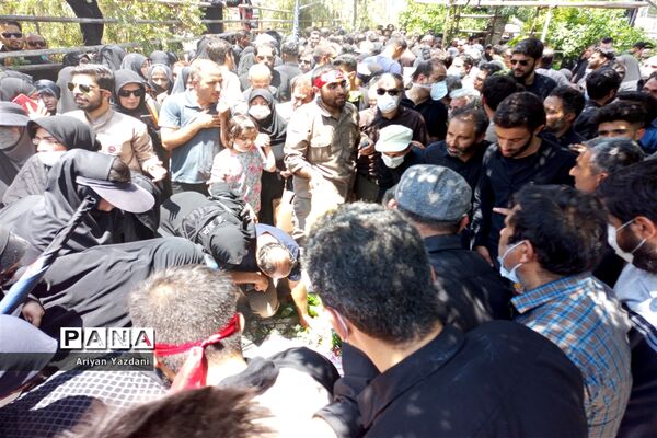 خاکسپاری پیکر مطهر سردار بی‌سر شهید اسکندری در شیراز
