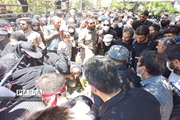 خاکسپاری پیکر مطهر سردار بی‌سر شهید اسکندری در شیراز