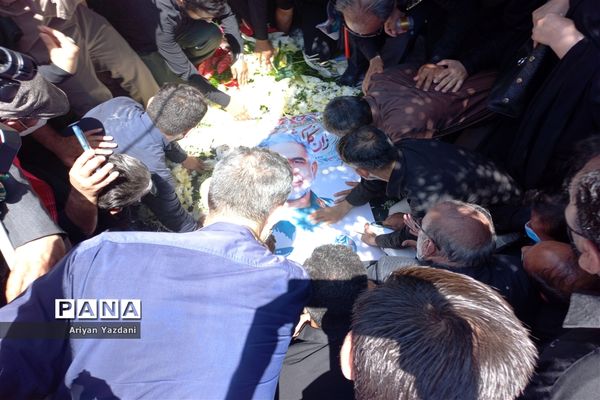 خاکسپاری پیکر مطهر سردار بی‌سر شهید اسکندری در شیراز