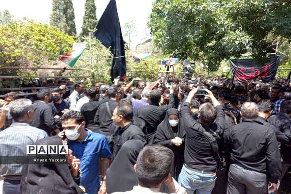 خاکسپاری پیکر مطهر سردار بی‌سر شهید اسکندری در شیراز