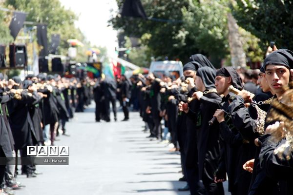 حضور پرشور عاشقان حسینی روز عاشورا در ارومیه
