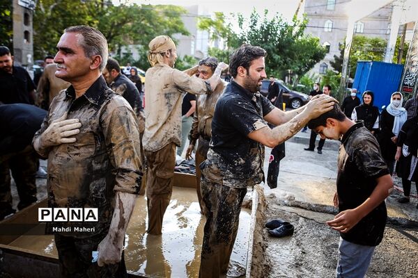 آیین سنتی «گِل مالی» لرستانی‌‎های مقیم تهران