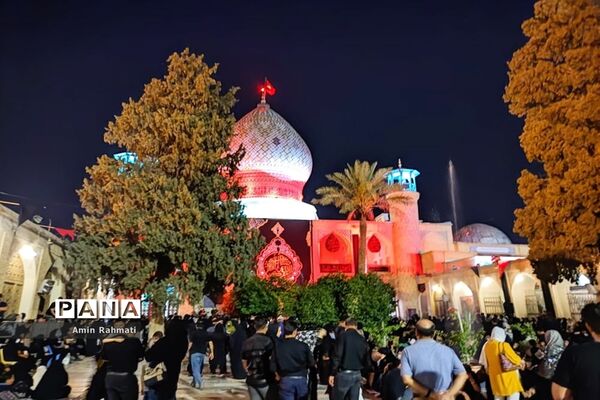 مراسم عزاداری شام غریبان حسینی در حرم مطهر حضرت علی ابن حمزه (ع) در شیراز