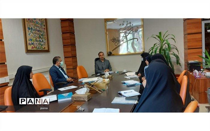 نگاه سند تحول بنیادین، تلفیق نظر و عمل است