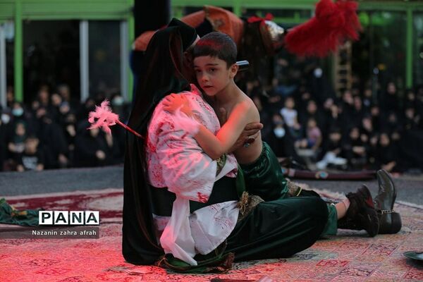 مراسم تعزیه‌خوانی در رینه لاریجان