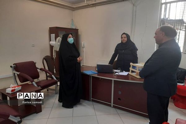 بازدید معاون پرورشی و تربیت‌بدنی منطقه ۱۳ از پایگاه‌های مشاوره کنکور ۱۴۰۱