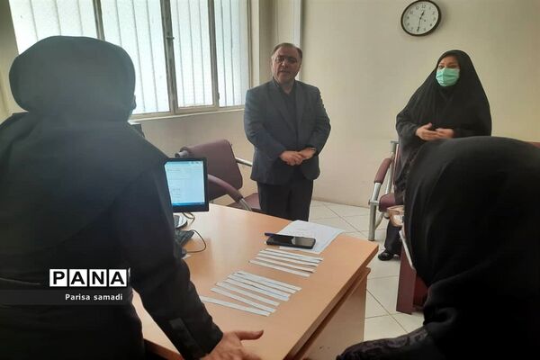 بازدید معاون پرورشی و تربیت‌بدنی منطقه ۱۳ از پایگاه‌های مشاوره کنکور ۱۴۰۱