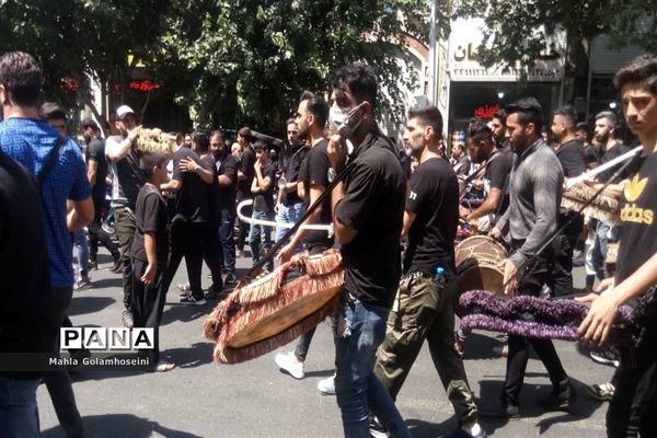 عزاداری مردم در روز سوم سید الشهدا در بازار بزرگ تهران