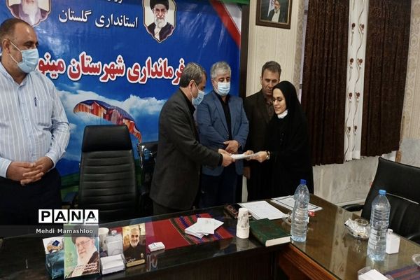 نشست صمیمی فرماندار شهرستان مینودشت با اصحاب رسانه به مناسبت روز خبرنگار