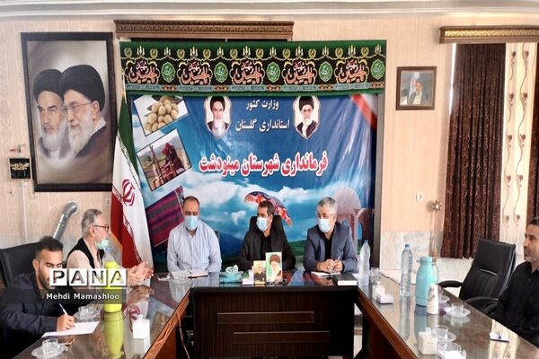 نشست صمیمی فرماندار شهرستان مینودشت با اصحاب رسانه به مناسبت روز خبرنگار