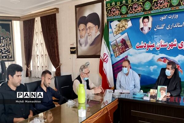 نشست صمیمی فرماندار شهرستان مینودشت با اصحاب رسانه به مناسبت روز خبرنگار