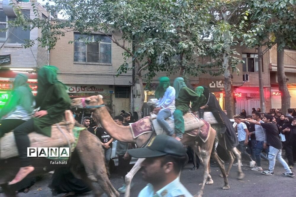 مراسم نمادین عزاداری  قافله  اسرای کربلا بنی فاطمه در اصفهان