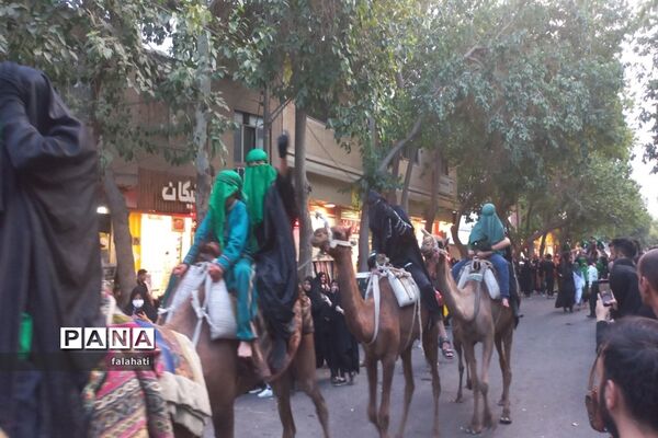 مراسم نمادین عزاداری  قافله  اسرای کربلا بنی فاطمه در اصفهان