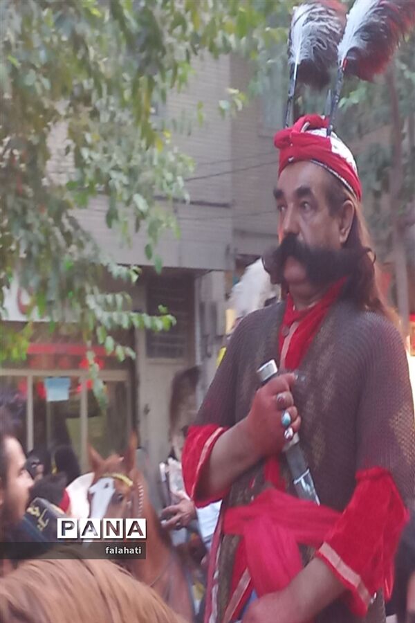 مراسم نمادین عزاداری  قافله  اسرای کربلا بنی فاطمه در اصفهان