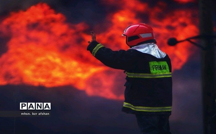 وقوع حریق در پارکینگ واحد مسکونی