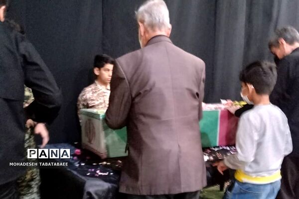 تشییع پیکر دو شهید گمنام در نماز جمعه شهرستان پردیس
