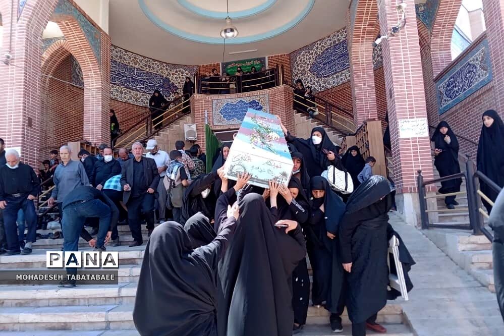 تشییع پیکر دو شهید گمنام در نماز جمعه شهرستان پردیس