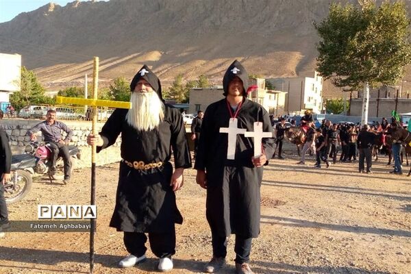 برگزاری نمایش آیینی «یک بیابان بی‌کسی» و حرکت نمادین قافله امام حسین (ع) در شهرستان بن