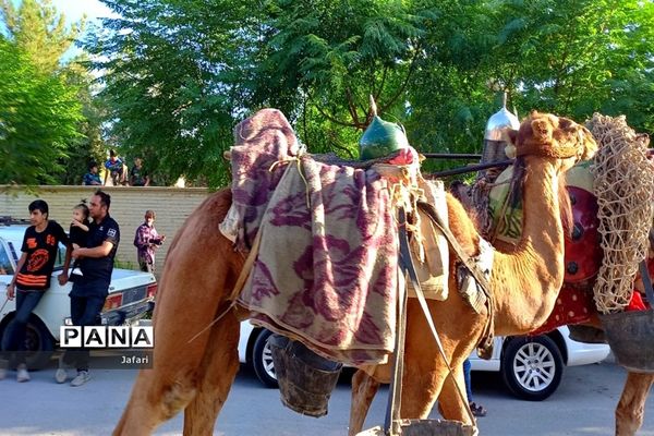 حرکت کاروان نمادین اسرای کربلا  از کوفه به شام در خیابان‌های شهر فلاورجان