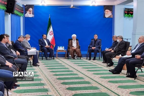 دیدار وزیر اقتصاد با نماینده ولی فقیه