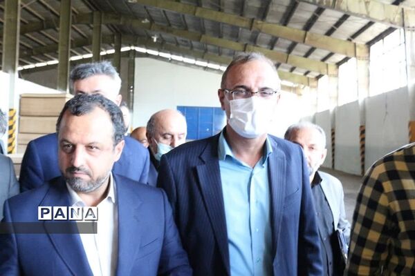 بازدید وزیر اقتصاد از شرکت نکاچوب میاندورود